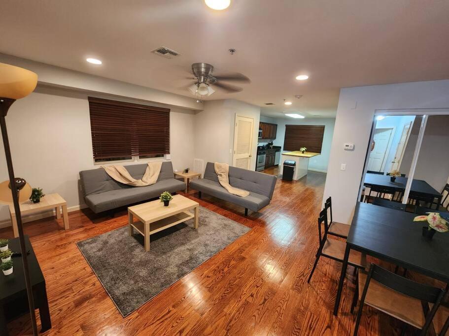 Luxury 2 Bed Apt, Mins To Nyc! Union City Exterior foto